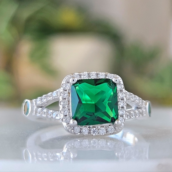 Cushion Cut Emerald Green Gemstone Ring, 925 Sterling Silver Charmed Aroma - Picture 3 of 5